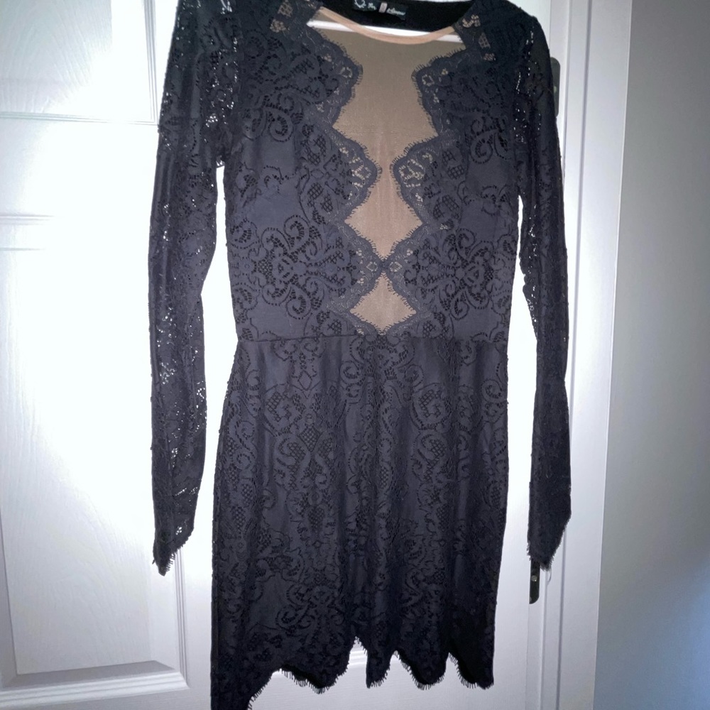 For love and lemons lace dress - Picture 1 of 2
